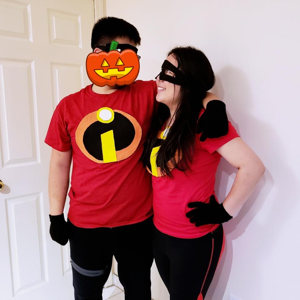 The Incredibles Diy Costume Cheap Easy No Sewing Needed Curiously Carmen