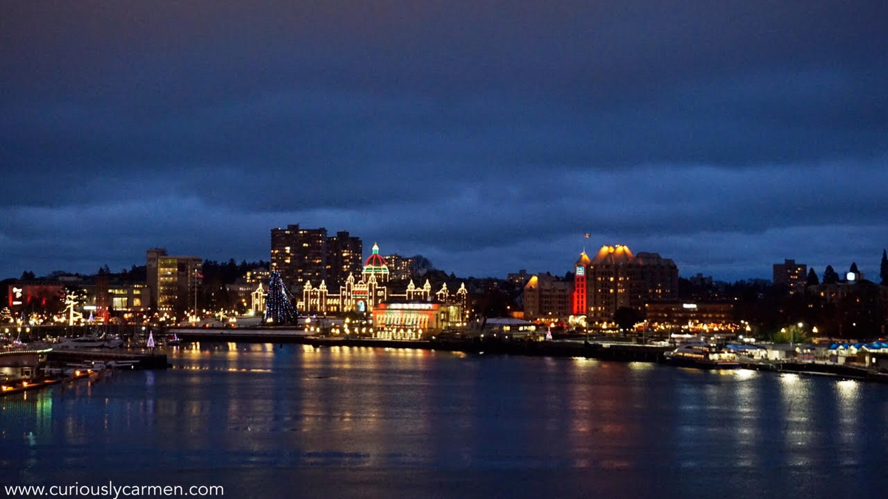 delta-victoria-ocean-pointe-water-view-night